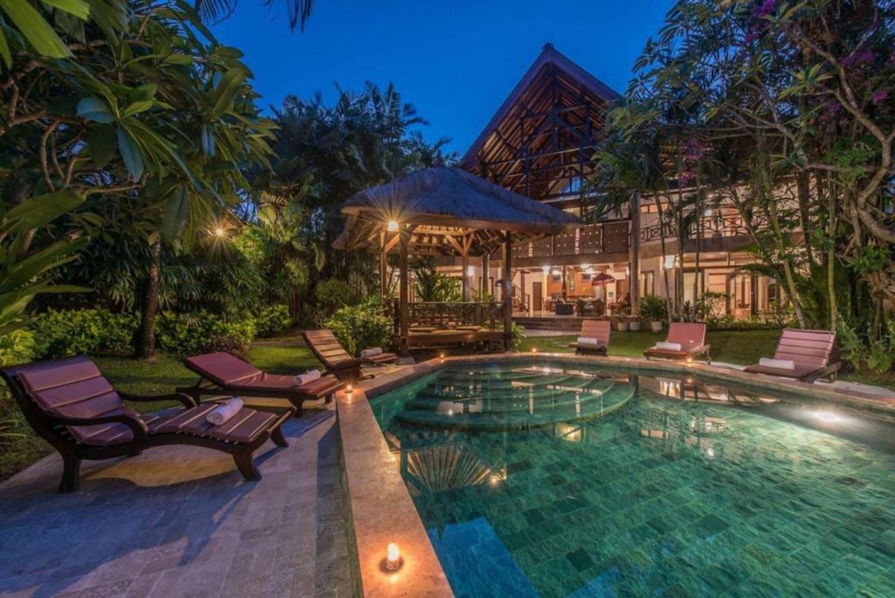 New Daria Villas Seminyak Buitenkant foto